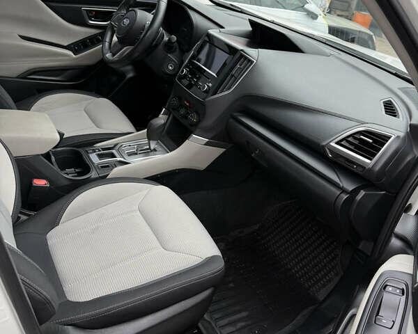 Білий Субару Forester, об'ємом двигуна 2.5 л та пробігом 75 тис. км за 18700 $, фото 10 на Automoto.ua