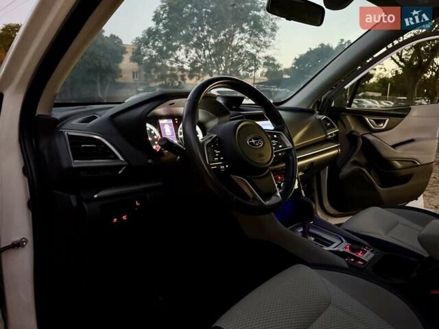 Белый Субару Форестер, объемом двигателя 2.5 л и пробегом 19 тыс. км за 16999 $, фото 34 на Automoto.ua