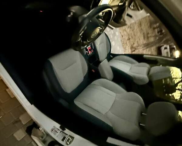 Белый Субару Форестер, объемом двигателя 2.5 л и пробегом 19 тыс. км за 16999 $, фото 36 на Automoto.ua