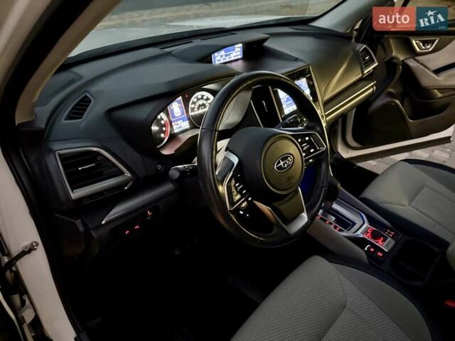 Белый Субару Форестер, объемом двигателя 2.5 л и пробегом 19 тыс. км за 16999 $, фото 39 на Automoto.ua