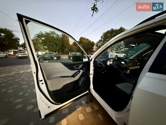 Белый Субару Форестер, объемом двигателя 2.5 л и пробегом 19 тыс. км за 16999 $, фото 29 на Automoto.ua