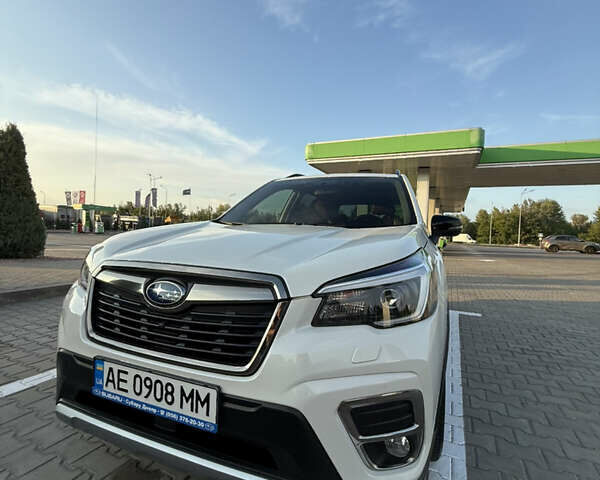 Белый Субару Форестер, объемом двигателя 2.5 л и пробегом 79 тыс. км за 30500 $, фото 3 на Automoto.ua