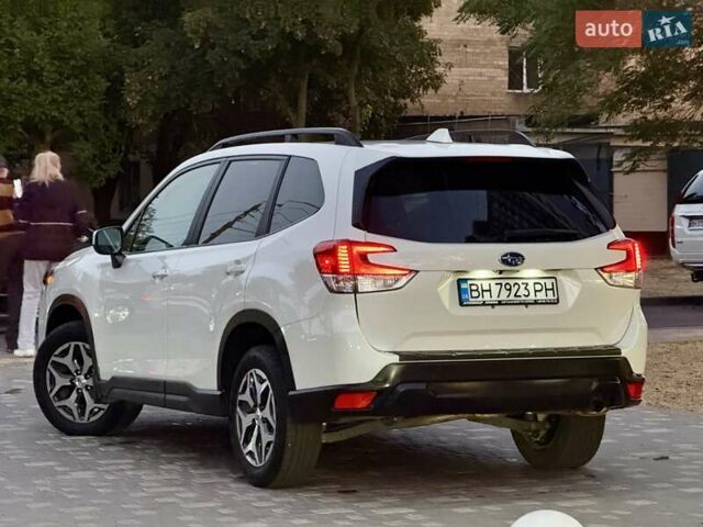 Белый Субару Форестер, объемом двигателя 2.5 л и пробегом 19 тыс. км за 16999 $, фото 23 на Automoto.ua