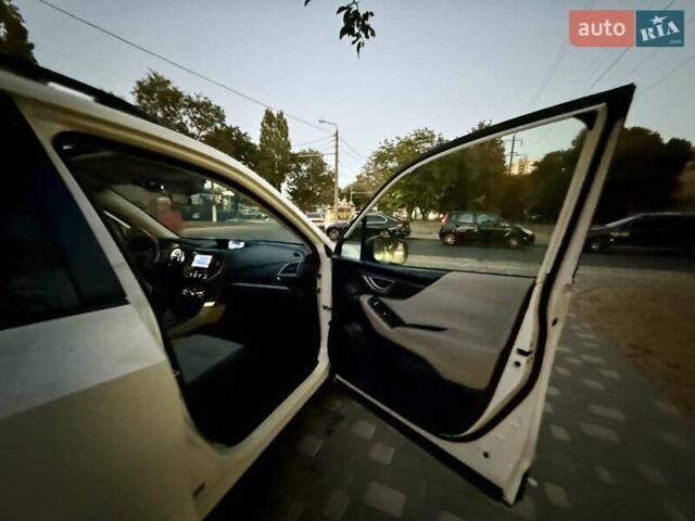 Белый Субару Форестер, объемом двигателя 2.5 л и пробегом 19 тыс. км за 16999 $, фото 42 на Automoto.ua