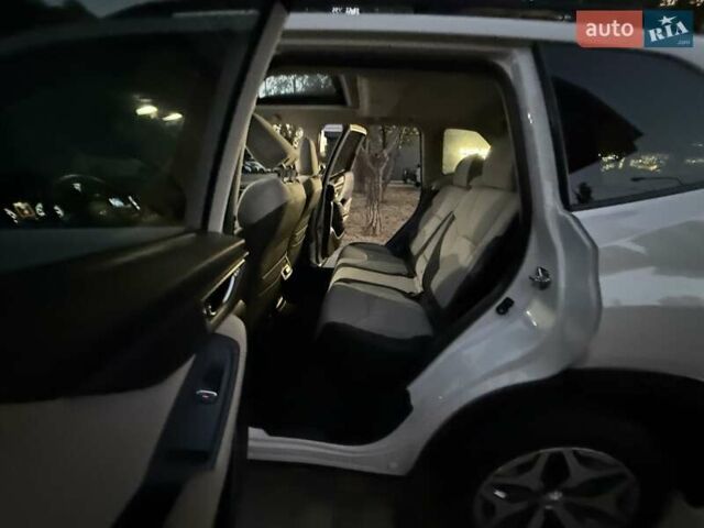 Белый Субару Форестер, объемом двигателя 2.5 л и пробегом 19 тыс. км за 16999 $, фото 59 на Automoto.ua