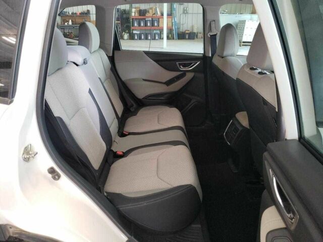 Белый Субару Форестер, объемом двигателя 2.5 л и пробегом 40 тыс. км за 15000 $, фото 9 на Automoto.ua