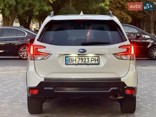 Белый Субару Форестер, объемом двигателя 2.5 л и пробегом 19 тыс. км за 16999 $, фото 6 на Automoto.ua