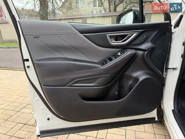 Белый Субару Форестер, объемом двигателя 2.5 л и пробегом 60 тыс. км за 25500 $, фото 37 на Automoto.ua