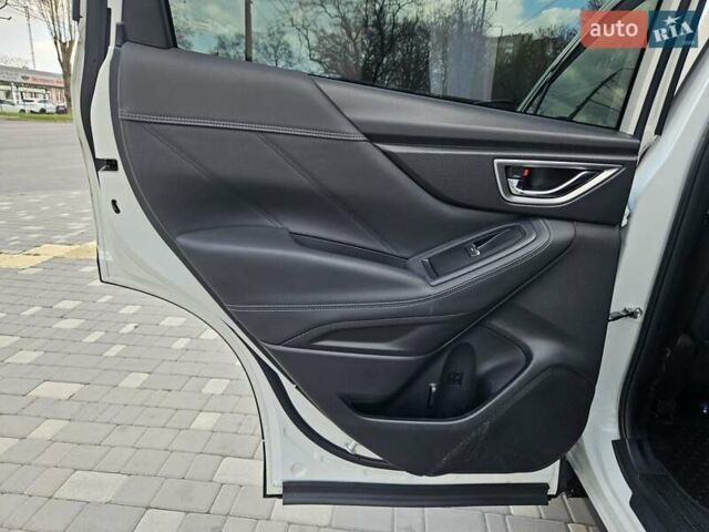 Белый Субару Форестер, объемом двигателя 2.5 л и пробегом 125 тыс. км за 27500 $, фото 62 на Automoto.ua