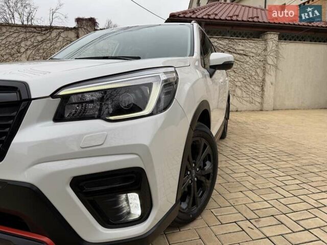 Белый Субару Форестер, объемом двигателя 2.5 л и пробегом 60 тыс. км за 25500 $, фото 1 на Automoto.ua