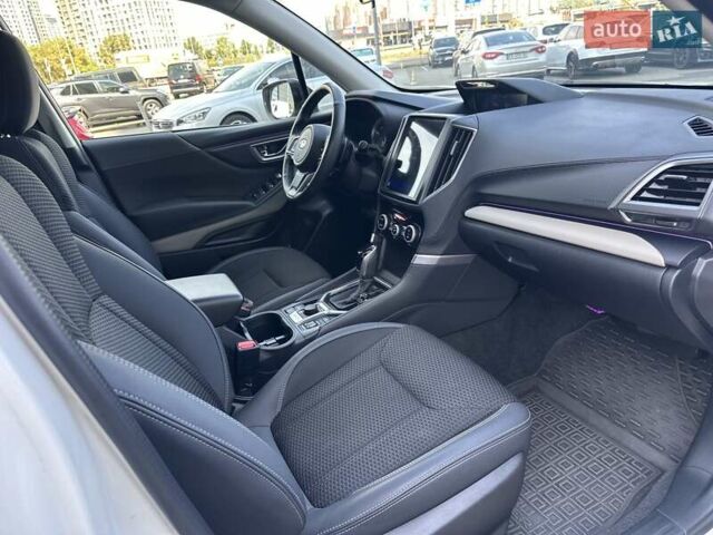 Белый Субару Форестер, объемом двигателя 2 л и пробегом 36 тыс. км за 29700 $, фото 67 на Automoto.ua