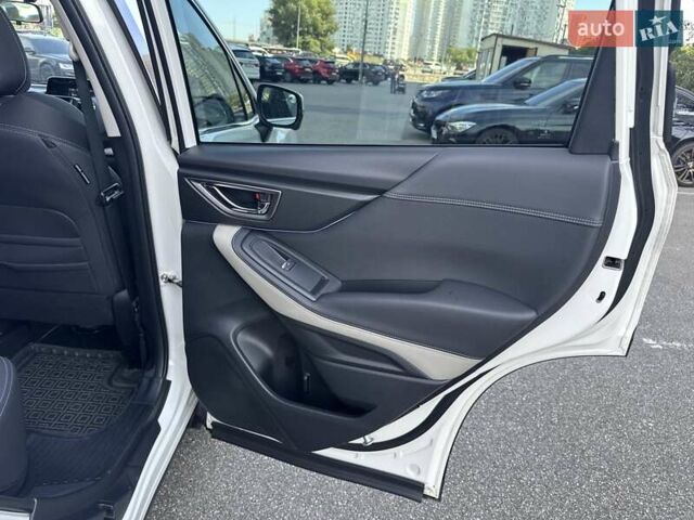 Белый Субару Форестер, объемом двигателя 2 л и пробегом 36 тыс. км за 29700 $, фото 65 на Automoto.ua