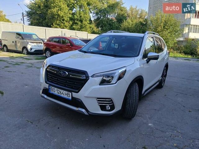 Белый Субару Форестер, объемом двигателя 2.5 л и пробегом 31 тыс. км за 23350 $, фото 3 на Automoto.ua