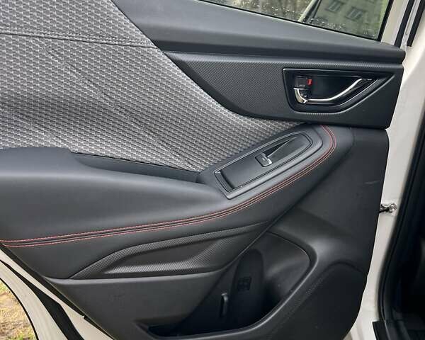 Белый Субару Форестер, объемом двигателя 2.5 л и пробегом 47 тыс. км за 28000 $, фото 7 на Automoto.ua