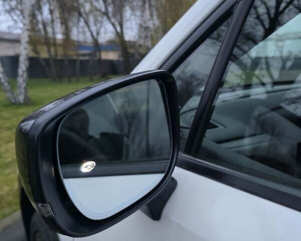 Белый Субару Форестер, объемом двигателя 2.5 л и пробегом 8 тыс. км за 31000 $, фото 4 на Automoto.ua