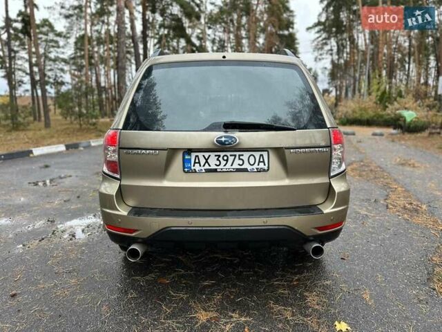 Бежевий Субару Forester, об'ємом двигуна 2 л та пробігом 300 тис. км за 7400 $, фото 1 на Automoto.ua