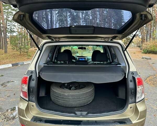 Бежевий Субару Forester, об'ємом двигуна 2 л та пробігом 300 тис. км за 7400 $, фото 6 на Automoto.ua