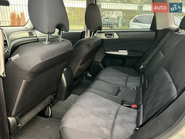 Бежевий Субару Forester, об'ємом двигуна 2.46 л та пробігом 216 тис. км за 9900 $, фото 4 на Automoto.ua