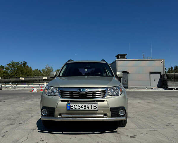 Субару Форестер 2010 в Киеве на Automoto.ua Бежевый Субару Форестер, объемом двигателя 2.46 л и пробегом 220 тыс. км за 8900 $, фото 4 на Automoto.ua