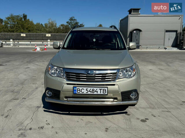 Субару Форестер 2010 в Киеве на Automoto.ua Бежевый Субару Форестер, объемом двигателя 2.46 л и пробегом 220 тыс. км за 8900 $, фото 1 на Automoto.ua