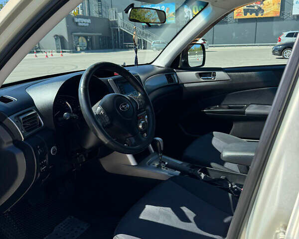 Субару Форестер 2010 в Киеве на Automoto.ua Бежевый Субару Форестер, объемом двигателя 2.46 л и пробегом 220 тыс. км за 8900 $, фото 7 на Automoto.ua