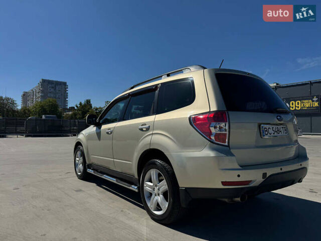 Субару Форестер 2010 в Киеве на Automoto.ua Бежевый Субару Форестер, объемом двигателя 2.46 л и пробегом 220 тыс. км за 8900 $, фото 2 на Automoto.ua