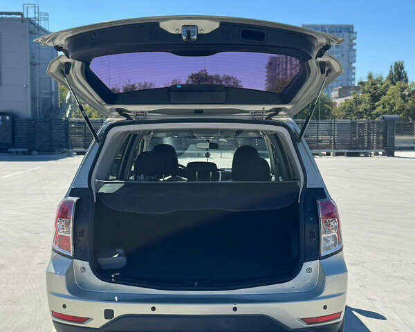 Субару Форестер 2010 в Киеве на Automoto.ua Бежевый Субару Форестер, объемом двигателя 2.46 л и пробегом 220 тыс. км за 8900 $, фото 10 на Automoto.ua