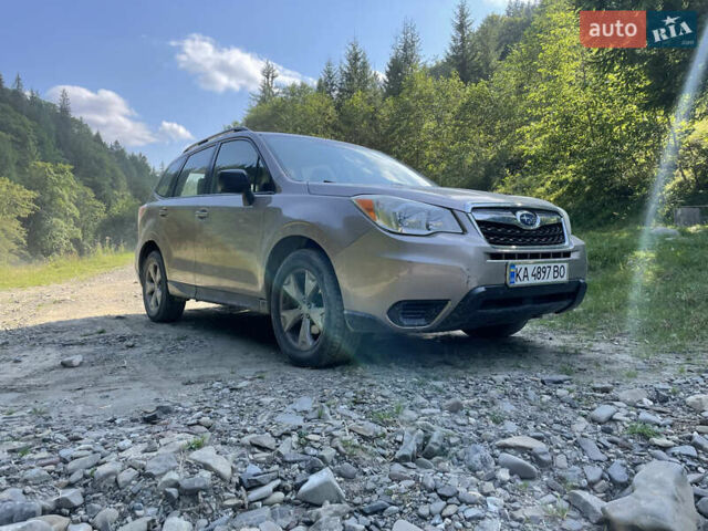 Бежевый Субару Форестер, объемом двигателя 2.5 л и пробегом 150 тыс. км за 12000 $, фото 2 на Automoto.ua