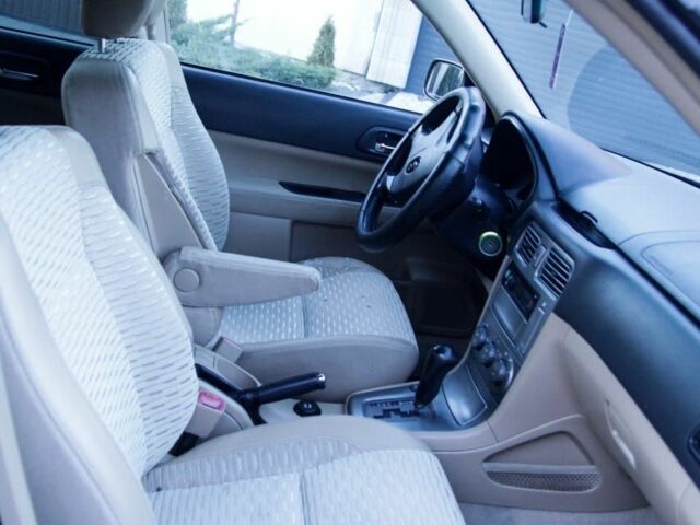 Черный Субару Форестер, объемом двигателя 2.5 л и пробегом 250 тыс. км за 5852 $, фото 5 на Automoto.ua