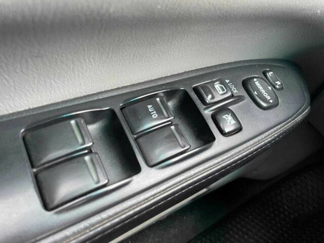 Черный Субару Форестер, объемом двигателя 2 л и пробегом 343 тыс. км за 6490 $, фото 15 на Automoto.ua