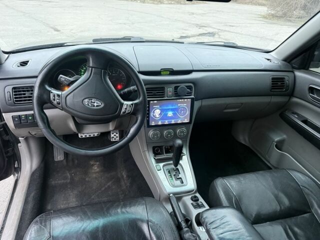 Черный Субару Форестер, объемом двигателя 2 л и пробегом 412 тыс. км за 4900 $, фото 4 на Automoto.ua