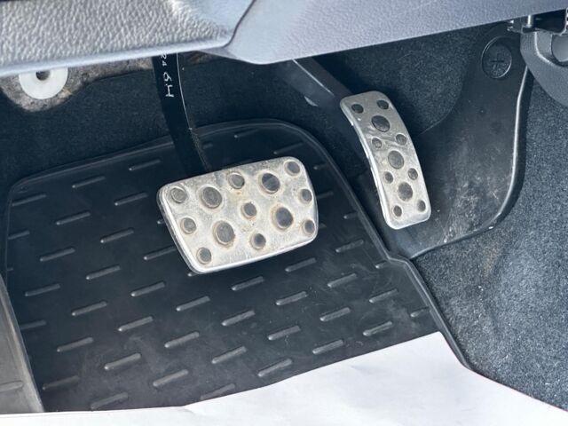 Черный Субару Форестер, объемом двигателя 2.5 л и пробегом 137 тыс. км за 15490 $, фото 20 на Automoto.ua