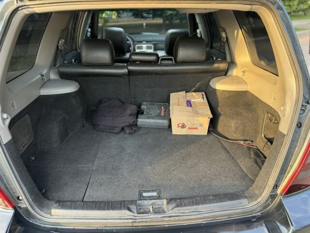 Черный Субару Форестер, объемом двигателя 2 л и пробегом 400 тыс. км за 5700 $, фото 11 на Automoto.ua