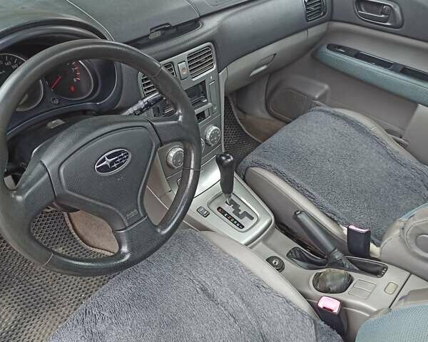 Чорний Субару Forester, об'ємом двигуна 2 л та пробігом 352 тис. км за 5500 $, фото 5 на Automoto.ua