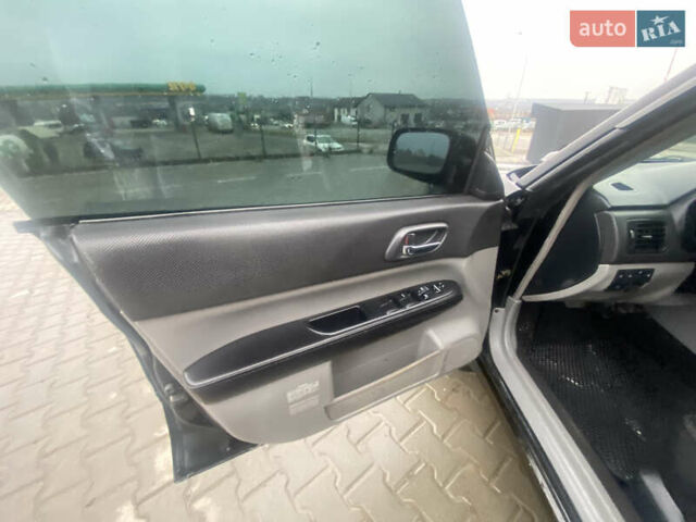 Чорний Субару Forester, об'ємом двигуна 2 л та пробігом 260 тис. км за 6999 $, фото 5 на Automoto.ua