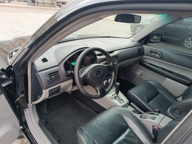 Черный Субару Форестер, объемом двигателя 2 л и пробегом 230 тыс. км за 6500 $, фото 7 на Automoto.ua