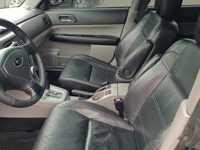 Черный Субару Форестер, объемом двигателя 2 л и пробегом 230 тыс. км за 6500 $, фото 8 на Automoto.ua