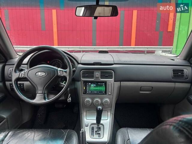 Черный Субару Форестер, объемом двигателя 1.99 л и пробегом 343 тыс. км за 5790 $, фото 11 на Automoto.ua