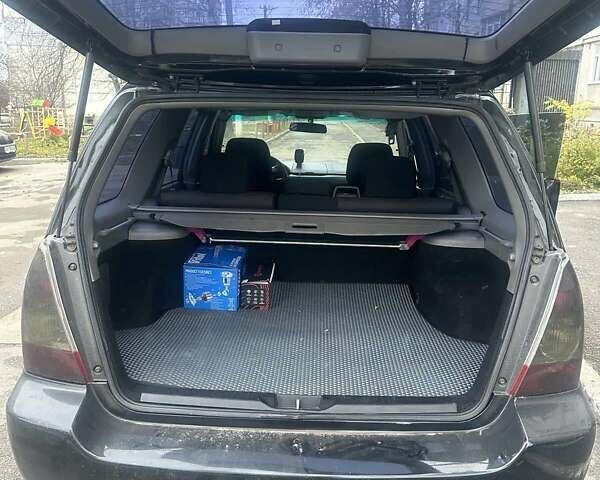Чорний Субару Forester, об'ємом двигуна 2 л та пробігом 260 тис. км за 5800 $, фото 2 на Automoto.ua