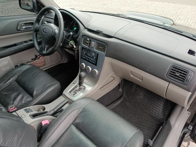 Черный Субару Форестер, объемом двигателя 2 л и пробегом 230 тыс. км за 6500 $, фото 12 на Automoto.ua