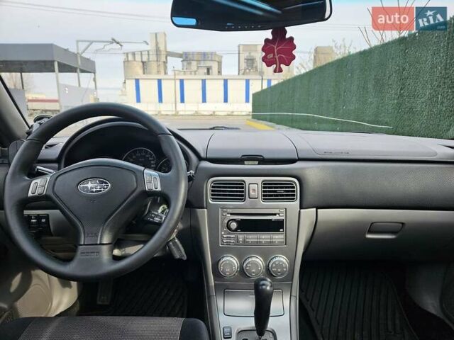 Черный Субару Форестер, объемом двигателя 2 л и пробегом 289 тыс. км за 8500 $, фото 7 на Automoto.ua
