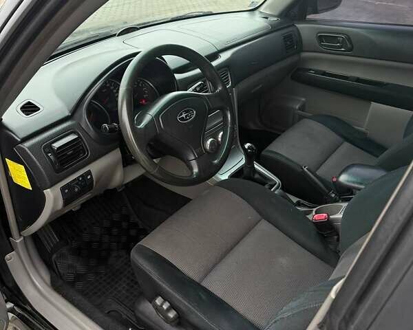 Черный Субару Форестер, объемом двигателя 1.99 л и пробегом 277 тыс. км за 6500 $, фото 16 на Automoto.ua