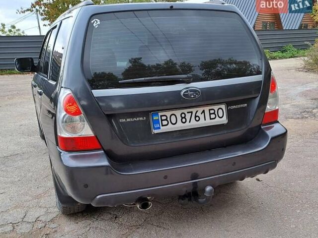 Черный Субару Форестер, объемом двигателя 1.99 л и пробегом 225 тыс. км за 8000 $, фото 6 на Automoto.ua