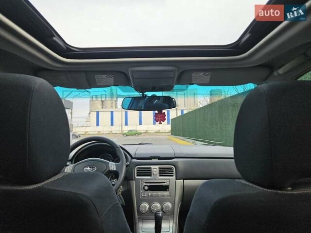 Черный Субару Форестер, объемом двигателя 2 л и пробегом 289 тыс. км за 8500 $, фото 6 на Automoto.ua