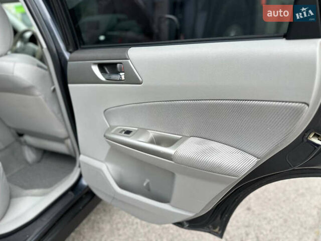 Чорний Субару Forester, об'ємом двигуна 2.5 л та пробігом 271 тис. км за 6950 $, фото 73 на Automoto.ua