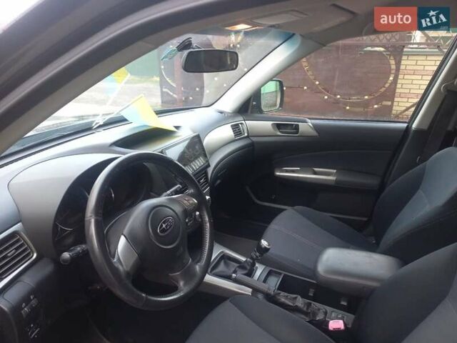 Черный Субару Форестер, объемом двигателя 2 л и пробегом 260 тыс. км за 6500 $, фото 9 на Automoto.ua