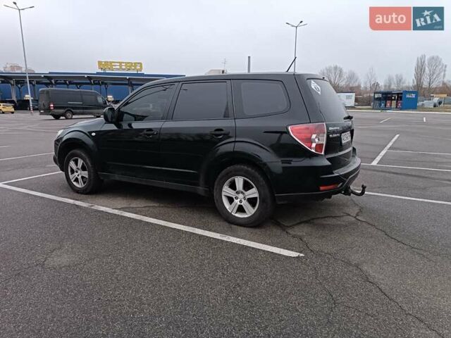 Черный Субару Форестер, объемом двигателя 2 л и пробегом 270 тыс. км за 8250 $, фото 2 на Automoto.ua