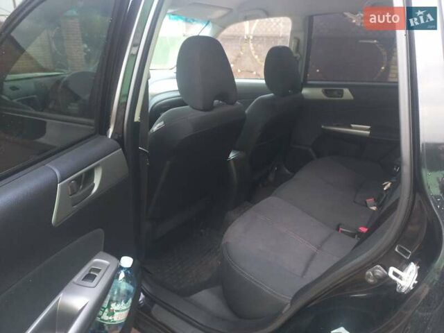 Черный Субару Форестер, объемом двигателя 2 л и пробегом 260 тыс. км за 6500 $, фото 11 на Automoto.ua