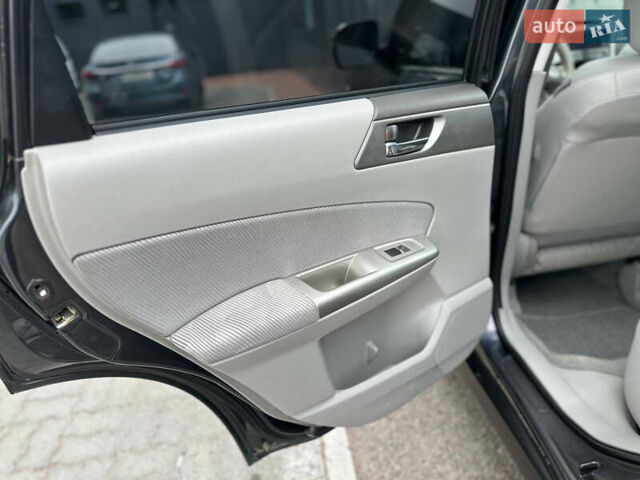Чорний Субару Forester, об'ємом двигуна 2.5 л та пробігом 271 тис. км за 6950 $, фото 66 на Automoto.ua