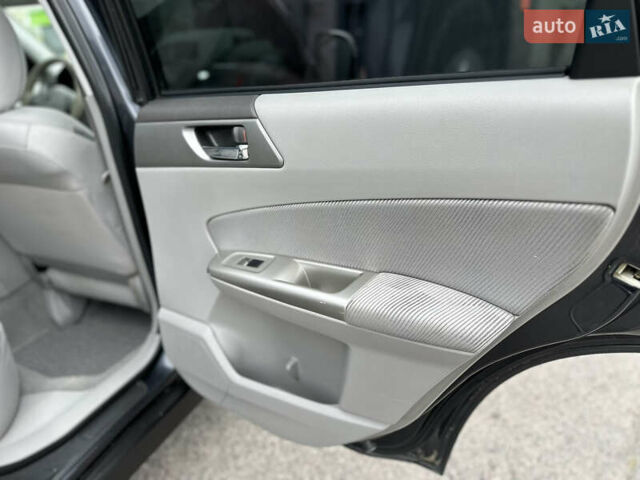 Черный Субару Форестер, объемом двигателя 2.5 л и пробегом 271 тыс. км за 7450 $, фото 68 на Automoto.ua